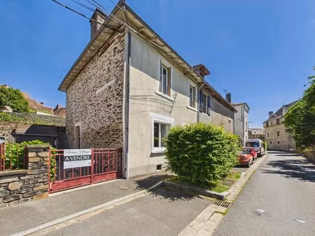 maison de village de 2 chambres pleine de charme avec jardin et vue sur le château