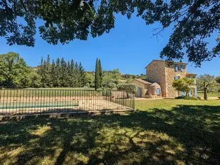 moissac bellevue  superbe mas renové sur 9530 m2 de terrain.