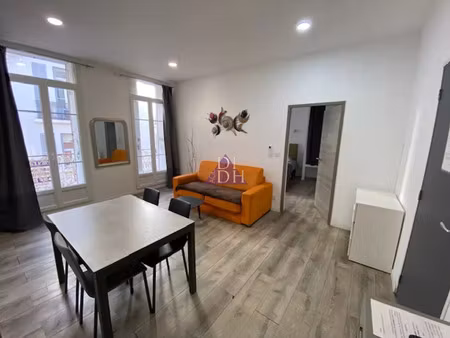location appartement 2 pièces 42m2 hyères 83400 - 850 € - surface privée