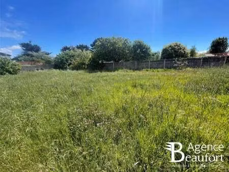 vente terrain à saint-gilles-croix-de-vie (85800) : à vendre / 490m² saint-gilles-croix-de