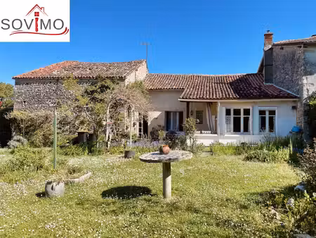 charmante maison de village avec travaux a prevoir  grange et jardin