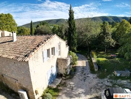 maison en pierre et dépendance