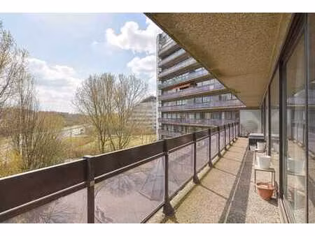 boulevard de la woluwe  appartement 3ch avec terrasse.