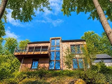 villa d'architecte niché au coeur de la nature !!