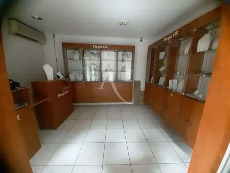local commercial à vendre