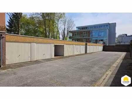 garage 1 voiture 19m² porte motorisée