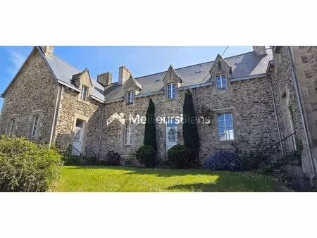 magnifique manoir en plein coeur de bourg
