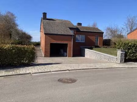 charmante maison sur les hauteurs de neufchâteau
