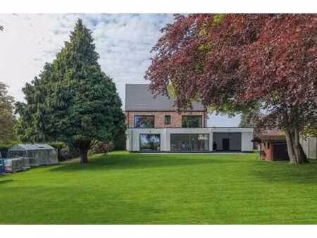 villa neuve au cœur d’un quartier prisé