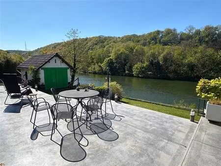 villa bord de meuse