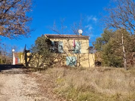 villa de 60m2 sur plus de 1200m2 de terrain à quinson