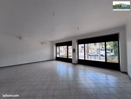 local commercial 110 m² miramas