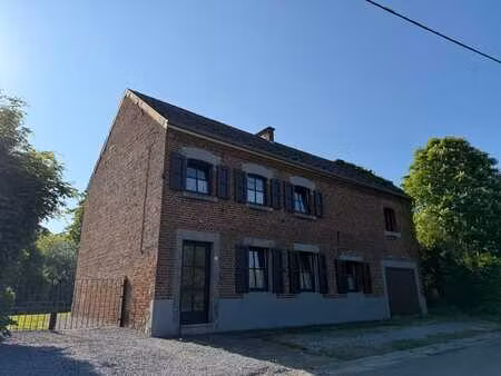 maison de caractère avec prairie sur 34 ares à hannêche !