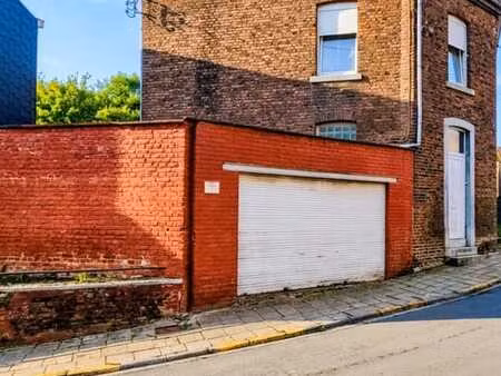 maison familiale avec garage  grenier amenageable  exterieur