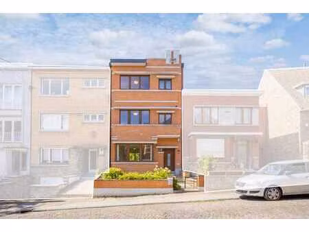 superbe maison avec volumes et potentiel à grivegnée
