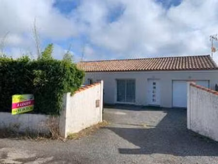 location maison à challans (85300) : à louer / 88m² challans