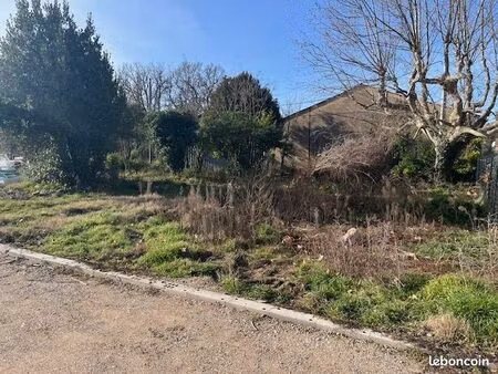 terrain 465 m² le puy sainte reparade