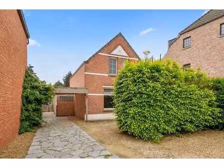 instapklare woning met 4 slpkm en ruime tuin in centrum ...