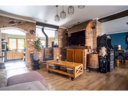 maison à vendre à rue de la place 31 hyon (vbe22109)