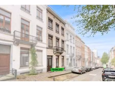 charmante maison de maître avec 6 chambres et cour extérieu…