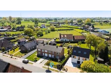 uitstekend gelegen 4 slaapkamer gezinswoning met ruime tu...