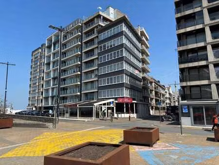 charmant studio à vendre sur la heldenplein à heist.