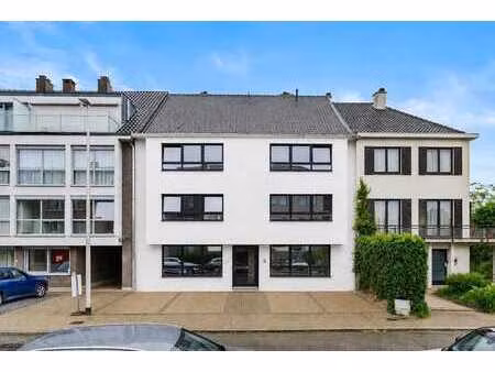 gerenoveerd appartement (2026) met terras op topligging +...