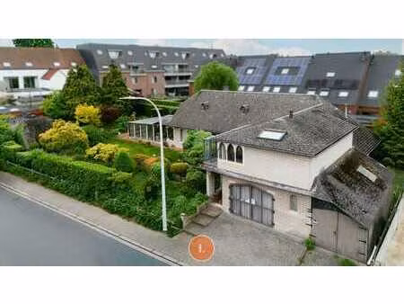 karaktervolle te renoveren villa op 763m²
