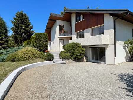 superbe maison d'architecte rénovée à vendre à sciez (74140)