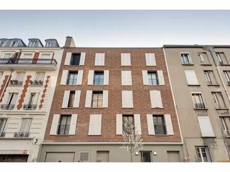 confort moderne : 3 pièces avec balcon et parking