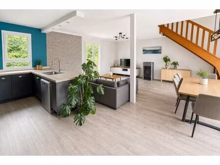 maison 5 pièces de 100 m² à lachapelle-saint-pierre