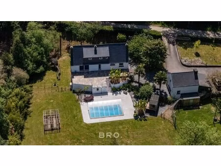 à vendre maison 3 chambres + piscine + 8 hectares de terrain attenant
