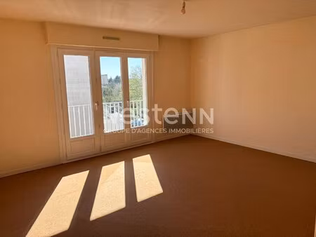 à vendre : appartement 3 pièces à bressuire de 72m² avec balcon