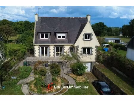 grande maison néo-bretonne avec jardin  piscine et sous-sol