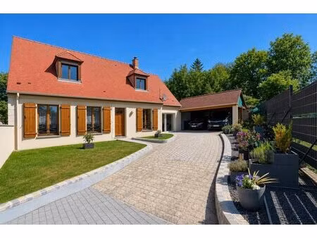 maison de 7 pièces de 148 m² au gué-de-longroi