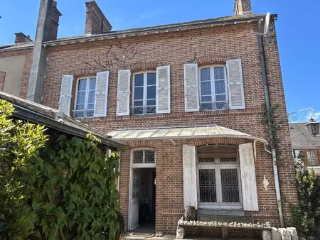 maison de village avec dépendances  cour et jardin