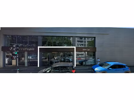location local commercial