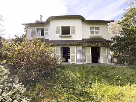 maison andresy 240.30 m2