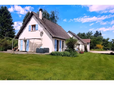 courlaoux : grande maison avec terrasse à acheter