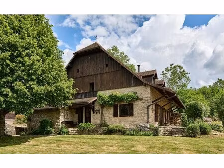ferme comtoise 1717 superbement restaurée