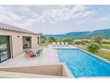 maison contemporaine avec 3 suites  piscine chauffée et vue