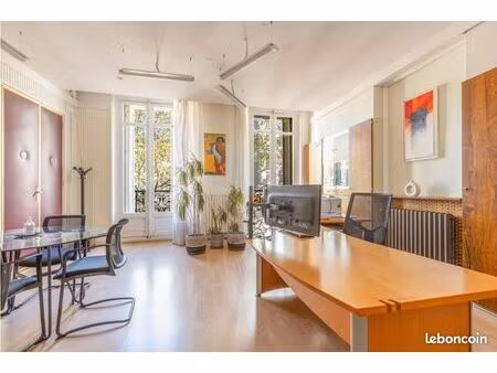 bureau 173 m²