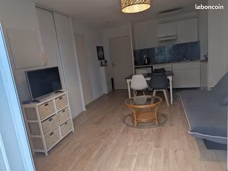 location t2 avec piscine et salle de sport