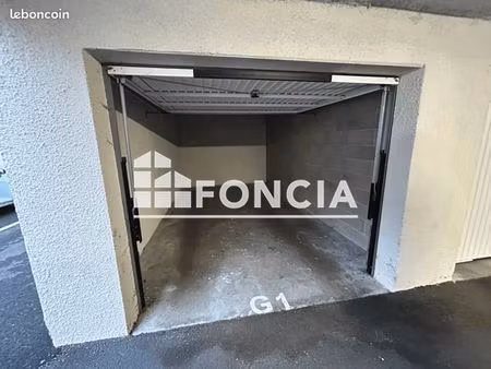parking 16 m² nancy