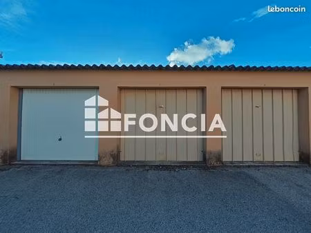 parking 17 m² la garde