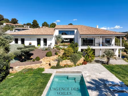 maison de luxe à vendre à la cadière-d'azur