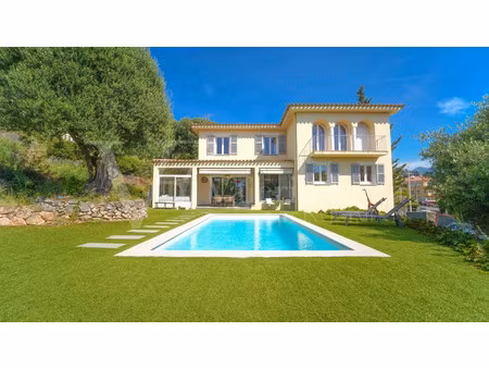 villa de luxe à vendre dans le quartier cabbe-saint roman