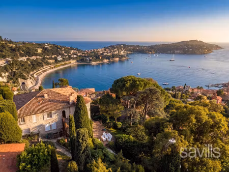 villa de luxe à vendre dans le quartier col de villefranche