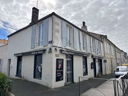 vente commerce 117 m² rochefort (17300)