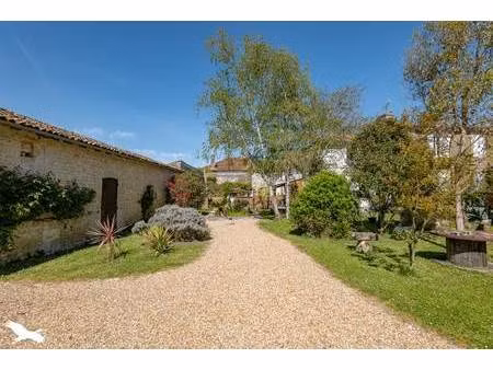 vente maison 6 pièces 154 m² saint-palais-de-phiolin (17800)